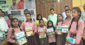 स्कूल चलो अभियान 2026-27 का शुभारंभ, कुशीनगर में हुआ सजीव प्रसारण