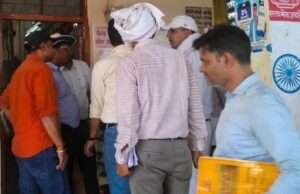 डीआरएम प्रयागराज ने शंकरगढ़ स्टेशन का किया निरीक्षण बोले- 24 घंटे बिजली-पानी की सुविधा दें, प्रतीक्षा हॉल के निर्माण कार्य प्रगति की ली जानकारी’