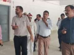 डीईओ ने किया ईवीएम व वीवीपैट स्ट्रांग रूम का मासिक निरीक्षण