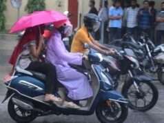 वाराणसी में बारिश से मौसम हुआ खुशनुमा, तेज हवाओं से किसान हुए हलकान