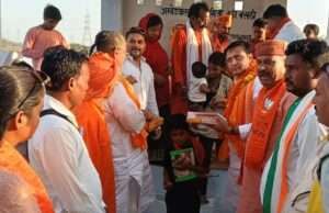 अम्बेडकर जयंती की पूर्व संध्या पर भाजपाइयों ने डॉ. अम्बेडकर की प्रतिमा पर माल्यार्पण कर चलाया स्वच्छता अभियान