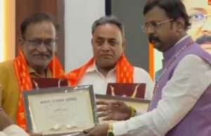 खाटू श्याम मंदिर के महामंत्री रमेश अग्रवाल को सम्मानित किया