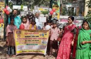 प्रवेशोत्सव पर निकली रैली, अभिभावकों को किया जागरूक
