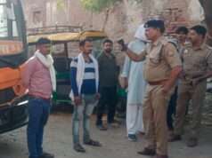 सरकारी बस अड्डे के अंदर खड़ी प्राइवेट बस को एसीपी ने किया सीज