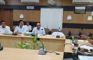 सड़क सुरक्षा पर डीएम सख्त, स्कूली वाहन चालकों का नेत्र परीक्षण अनिवार्य