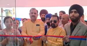 काइनेटिक ईवी स्कूटर शोरूम का हुआ उद्घाटन