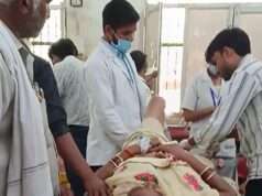 अनियंत्रित ई-रिक्शा पलटा, महिला समेत दो लोग गंभीर रूप से घायल