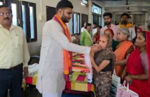 वृद्धाश्रम में मना केंद्रीय मंत्री अनुप्रिया पटेल का जन्मदिन