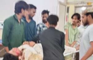 अनियंत्रित बाइक फिसलने से किशोर गंभीर घायल, अस्पताल में भर्ती