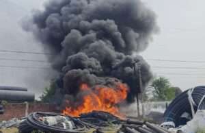 शॉर्ट सर्किट से जल निगम स्टोर में भीषण आग, लाखों का नुकसान