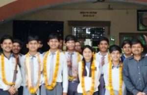 केन्द्रीय माध्यमिक शिक्षा बोर्ड के हाईस्कूल परिणाम में आइन्सटीन पब्लिक स्कूल के मेधावियों का जिले में टॉपर के साथ बजा सफलता का डंका