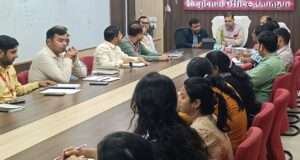 सीडीओ ध्रुव खाडिया सख्त: पीएम सूर्य घर योजना में तेजी लाने के निर्देश