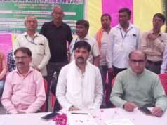 ठगी पीड़ितों के बीच पहुंचे कांग्रेस नेता, न्याय दिलाने का दिलाया भरोसा