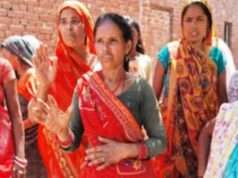 हिंसा: ‘दरवाजे तोड़कर घरों में घुसी पुलिस, हमको और बच्चों को पीटा’; महिलाओं ने सुनाई पीड़ा