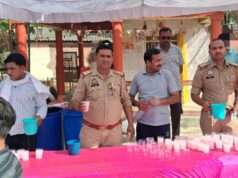 भीषण गर्मी में पुलिस बनी सहारा: बिजौली हनुमान मंदिर पर श्रद्धालुओं को शीतल पेय व शरबत वितरण