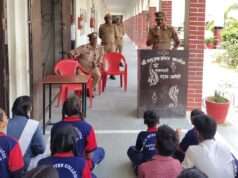 सड़क पर लापरवाही = मौत को न्योता पुलिस ने छात्रों को सिखाया जिंदगी बचाने का मंत्र