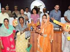 डीएम की अध्यक्षता में हुआ सम्पूर्ण समाधान दिवस का आयोजन