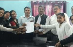 महिला अधिवक्ताओं के लिए एक अलग महिला प्रसाधन बनवाये की गयी मांग