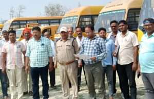 जनपद कुशीनगर में स्कूली वाहनों का विशेष निरीक्षण अभियान, 103 वाहनों की जांच