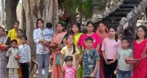 महिलाओं और बालिकाओं को पुलिस ने किया जागरूक