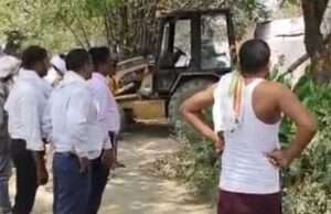 जमुवारी में ग्राम सभा की भूमि पर अवैध कब्जे पर चला प्रशासन का बुलडोजर