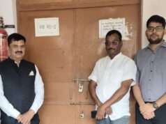 डीएम का वीवीपैट वेयरहाउस पर औचक छापा: सुरक्षा इंतजाम खंगाले, अधिकारियों को दी कड़ी हिदायत