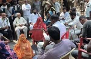 कांग्रेस जिलाध्यक्ष ने शोकाकुल परिवार से मुलाकात कर प्रकट की संवेदना प्रशासन से की आर्थिक सहायता की मांग