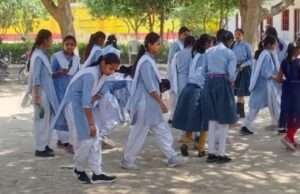 संचारी रोग नियंत्रण अभियान के अन्तर्गत जनपद के माध्यमिक विद्यालयों में चलाया गया तीन दिवसीय विशेष सफाई अभियान