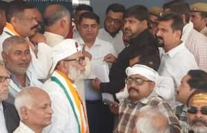 जन समस्याओं को लेकर कांग्रेस का प्रदर्शन, डीएम को सौंपा पांच सूत्रीय ज्ञापन