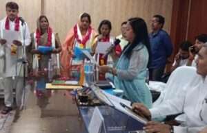 पांच नामित सभासदों ने ली शपथ, शहर के विकास का लिया संकल्प