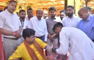 निःशुल्क चिकित्सा शिविर में 300 से अधिक मरीजों का इलाज, शुगर के मरीजों की संख्या सबसे अधिक