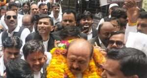 भारी समर्थकों के साथ मनोज कुमार सिंह लोकेश ने किया नामांकन