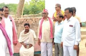 सपा का प्रतिनिधिमंडल कठवैया गांव पहुंचा, हत्या का खुलासा न होने पर सपा करेगी आन्दोलन