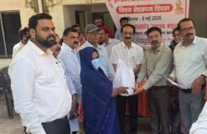 विश्व रेड क्रॉस दिवस पर जौनपुर में टीबी मरीजों को मिली पोषण पोटली