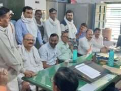अवैध ऑनलाइन दवा बिक्री के खिलाफ केमिस्ट एसोसिएशन का मोर्चा, प्रशासन को सौंपा ज्ञापन