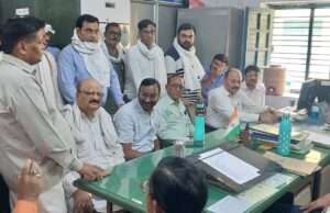 अवैध ऑनलाइन दवा बिक्री के खिलाफ केमिस्ट एसोसिएशन का मोर्चा, प्रशासन को सौंपा ज्ञापन
