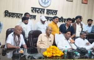 बुझने नहीं देंगे हिंदी पत्रकारिता की मशाल पत्रकारों ने लिया संकल्प