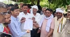 विद्युत कटौती के खिलाफ सकिपा कार्यकर्ताओं ने घेरा घटमापुर विद्युत उपकेंद्र, नारेबाजी कर सौंपा ज्ञापन