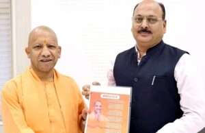 सीएम योगी से मिले राज्य सूचना आयुक्त वीरेंद्र सिंह ‘वत्स’, सूचना आयोग की पारदर्शिता एवं जवाबदेही को सुदृढ़ बनाने के प्रयासों पर की चर्चा