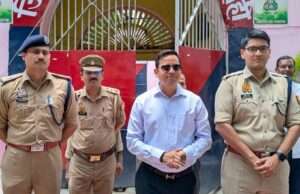 जिलाधिकारी-पुलिस अधीक्षक ने ज्ञानपुर जेल का किया निरीक्षणरूबंदियों को मिल रही सुविधाओं का जायजा लिया, समय पर सुविधा देने के निर्देश’
