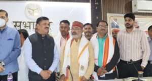 समाधान दिवस में गरजी डीएम की सख्ती बंद रास्ते खुलेंगे, अतिक्रमण हटेगा… भूसा दान करने वालों को मिला ‘पुण्य की एफडी’ सम्मान