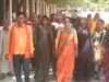 रसोइयों ने उठाई राज्य कर्मचारी का दर्जा और 10 हजार मानदेय की मांग, बीएसए को सौंपा ज्ञापन