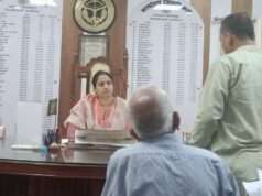 कलेक्ट्रेट में जिलाधिकारी ने सुनी जनसमस्याएं, शिकायतों के निस्तारण के दिए निर्देश