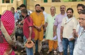 गंगा दशहरा पर बाबा घुश्मेश्वर नाथ में श्रद्धालुओं को पिलाया गया ठंडा शरबत