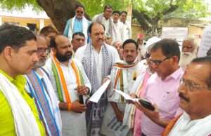 महोबा की दलित छात्रा से दुष्कर्म के विरोध में कांग्रेस कार्यकर्ताओं ने प्रदर्शन कर सौंपा ज्ञापन