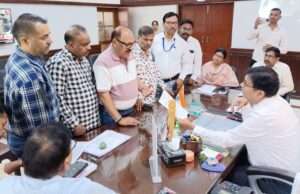 बहराइच में पत्रकारों पर दर्ज केस के विरोध में लखीमपुर में प्रदर्शन