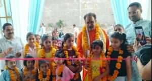 धार्मिक वातावरण में हुआ “गौरी सुपर मार्केट” का भव्य शुभारंभ