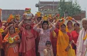 गाजे-बाजे के साथ निकली भव्य कलश यात्रा, मंदिर में गूंजे जयकारे