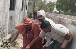 कुत्तों के हमले से जख्मी वनरोज का समाजसेवी ने कराया इलाज