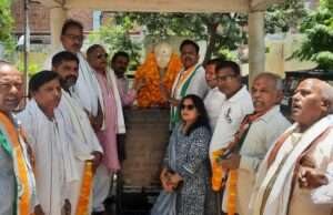 कांग्रेस कार्यकर्ताओं ने पूर्व प्रधानमंत्री स्वर्गीय राजीव गांधी की पुण्यतिथि पर दी श्रद्धांजलि